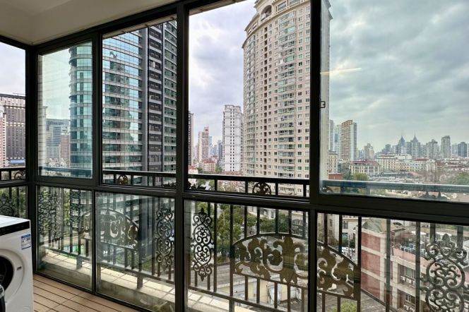 Jing'an Temple, 4-bedroom apartment with a cloakroom + floor heating throughout the house