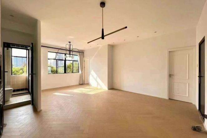 Jing'an temple Fumin rd/Julu rd large 1br apt wt terrace;L2/7