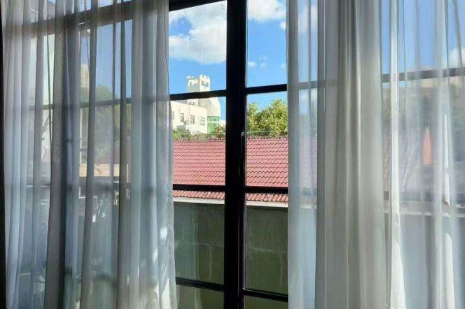 South Shanxi rd 1+1BR 2BATH with balcony