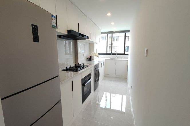 Tasty 2br apt with modern style in Gubei,Close to SUIS, Line 15
