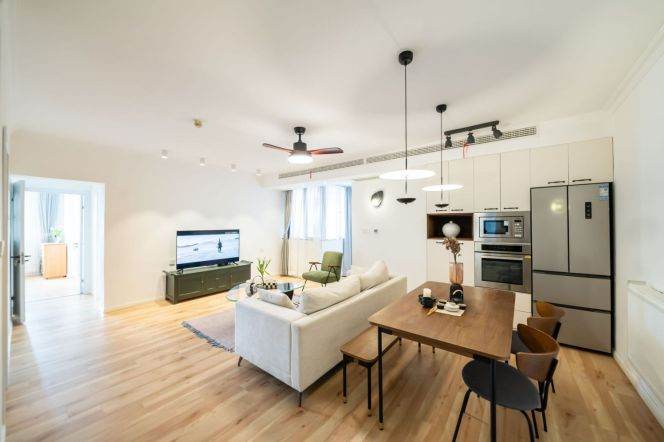 High rise 2+1Brs Apt+Wall Heating+central AC+Oven@Zhongshan Park