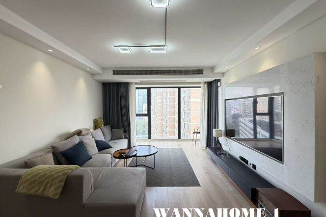 Modern&Spacious 2Bdrs 2Baths Apt+L7 Chang Ping Rd+Large Balcony+Good View+Green Compound