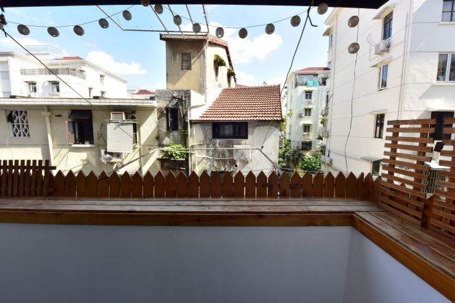 Valuable Yongkang Rd 2BR+2BA with Balcony/Wallheating 15.5K 