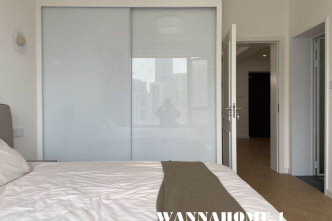 Large Open Balcony+Spacious&Really Bright 3Brs 2Baths Apt+Jing An Temple+Great Compound