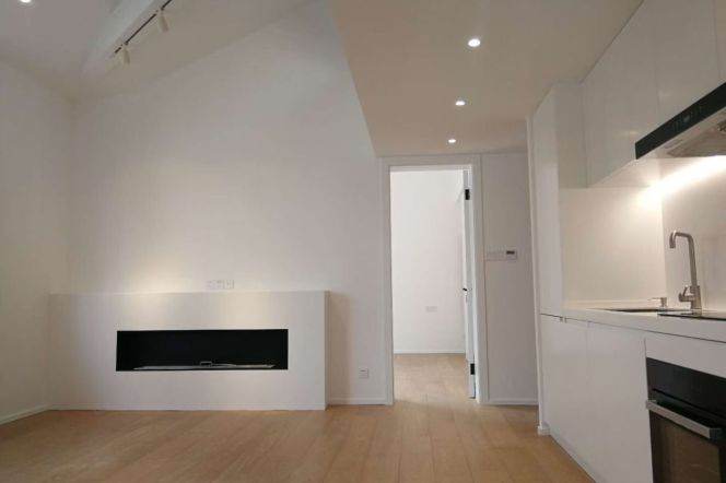 Good lighting 1+1brs&2baths with terrace near Changshu Road