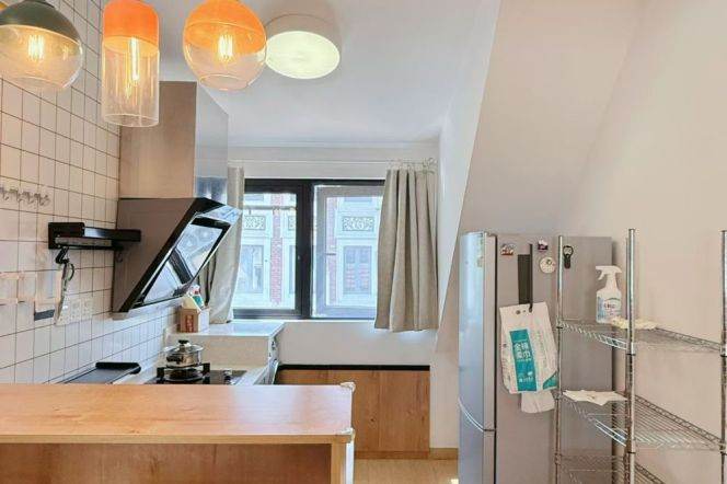 High ceiling 1br Nr jingan temple M2/7