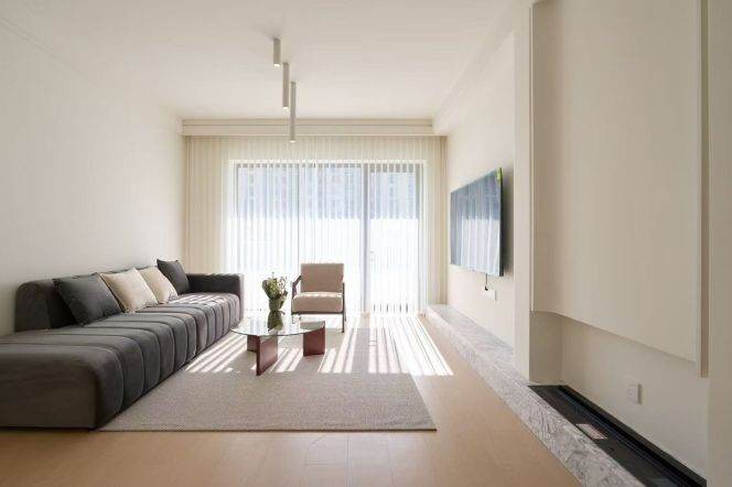 Modern 2brs with floor heating and balcony  in Jing an temple