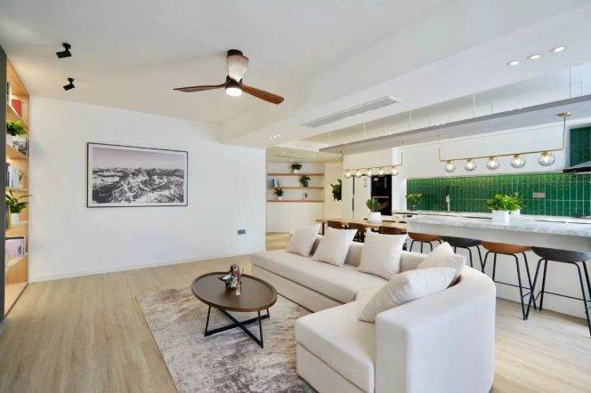 Open kitchen & living room 3br 180sqm with open balcony & walk in closet 