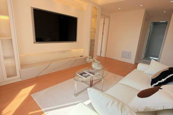 Elevator 2Brs/2Lrs/1Bt apt nr Zhongshan park,M2/3/4
