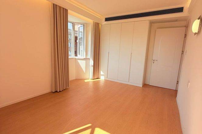 Elevator 2Brs/2Lrs/1Bt apt nr Zhongshan park,M2/3/4