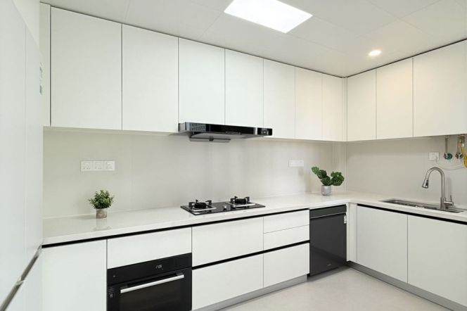 Modern 3brs with floor heating and balcony  nearby Xintiandi and Tianzifang