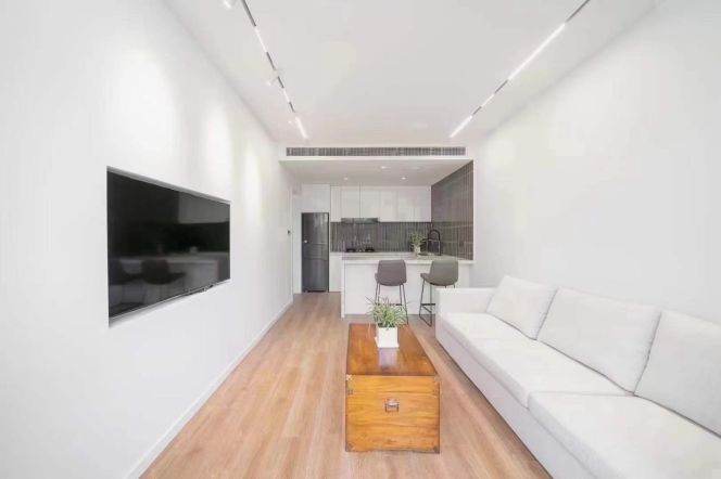 Valuable Yueyang Rd with Balcony/Floorheating/Oven 16.2K