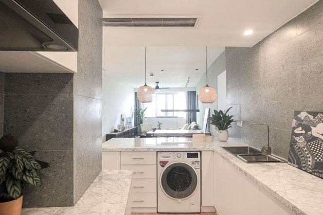 Emperial Mansion Spacious 2BR+2BA with Wallheating,Central AC 16.8K