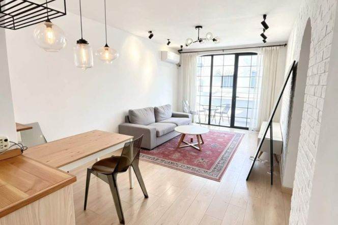 Valuable Xintiandi Historical Apt 2+1BR with Balcony/Oven 15.2K  