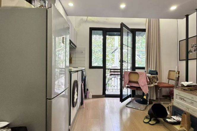 South Shanxi rd 1BR with balcony