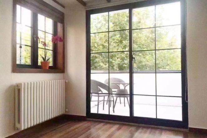 Valuable Wulumuqi/Anfu Rd 3BR+2BA with Terrace/Wallheaing/Oven 12.5K  