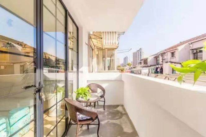 Valuable Xintiandi Historical Apt 2+1BR with Balcony/Oven 15.2K  