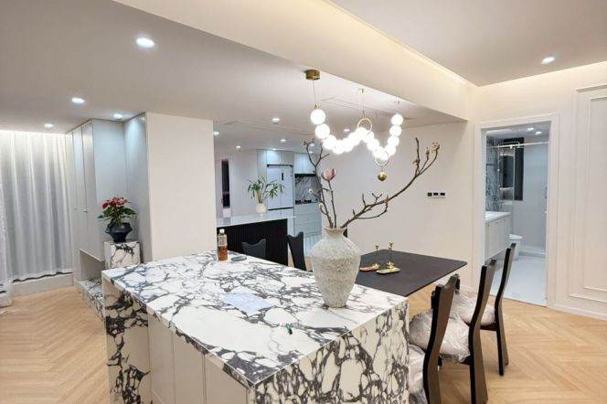 super modern 4brs floor heating modern furniture in Gubei Phase II 