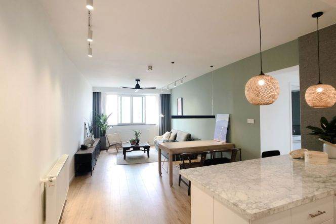 Emperial Mansion Spacious 2BR+2BA with Wallheating,Central AC 16.8K