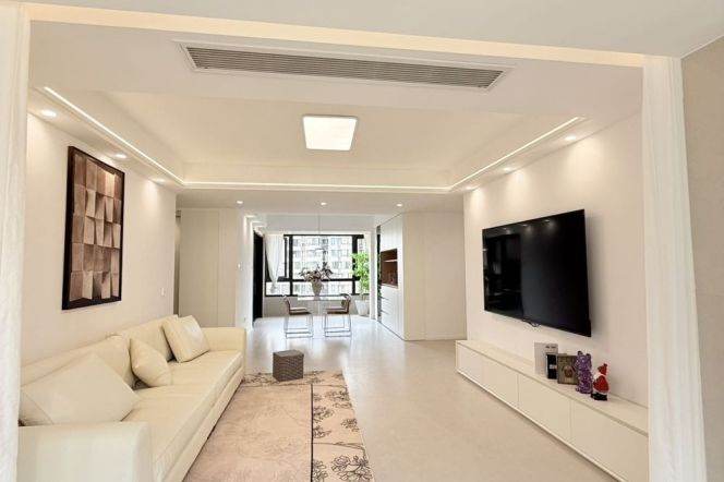 Modern 3brs with floor heating and balcony  nearby Xintiandi and Tianzifang