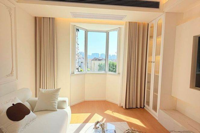 Elevator 2Brs/2Lrs/1Bt apt nr Zhongshan park,M2/3/4