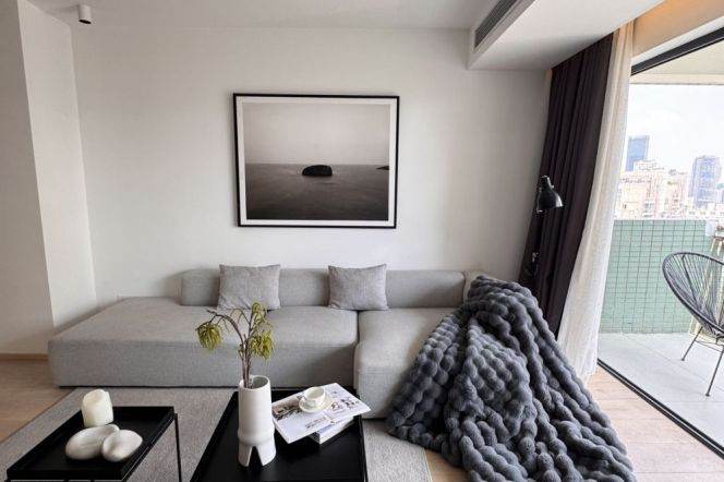 High rising open & spacious 3br with big balcony Anfu rd & wukang rd 