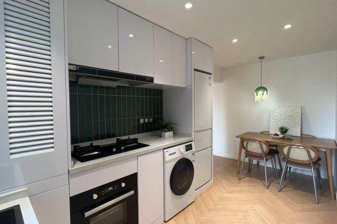 Modern 1br/75sqm & heating/oven@Jiangsu Rd & Line 2/11