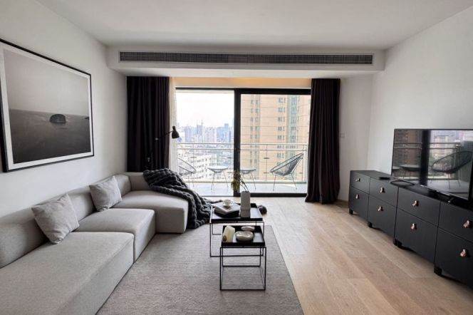 High rising open & spacious 3br with big balcony Anfu rd & wukang rd 