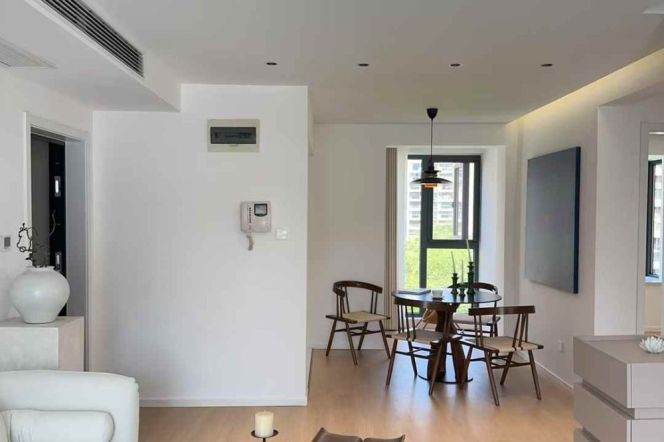 Renovated 2br apt in Xuhui Line 3&12