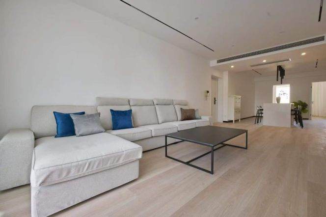 Changping Rd metro/3br2bt/central AC/floor heat/oven/dishwasher/outdoor balcony