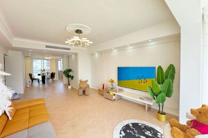 modern 3brs floor heating modern furniture open kitchen in Gubei Phase II 