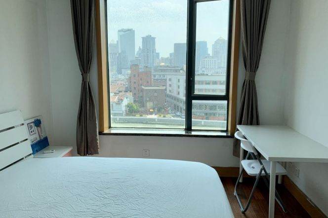 Cozy room near Tiantong rd, close to East Nanjing rd/TJU, m-lines 2&10, beside the Suzhou Greek