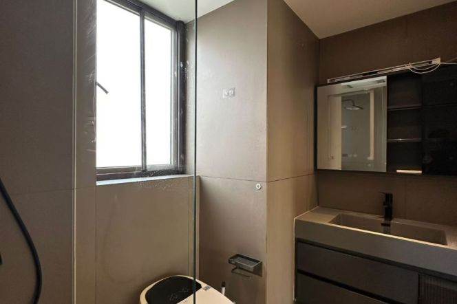 Jiashan Rd metro/2br2bt/central AC/floor heat/oven/balcony