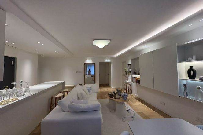 Jiashan Rd metro/2br2bt/central AC/floor heat/oven