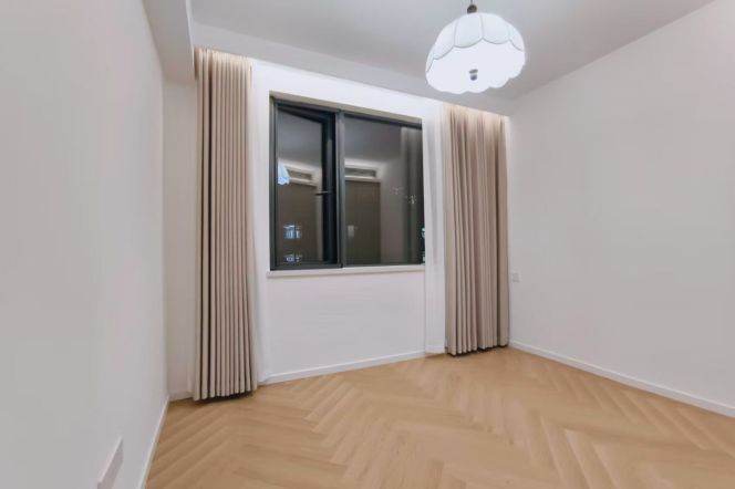 Lvzhou City Garden L 7 13, Changshou Road Metro Station. 3 brs, with underfloor heating 