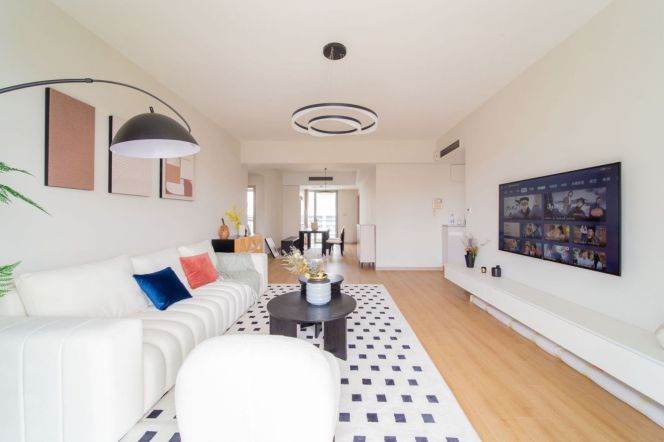 Modern 3brs with floor heating and balcony  beside the biggest park