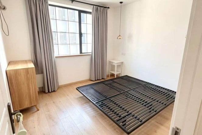 Valuable Xintiandi Historical Apt 2+1BR with Balcony/Oven 15.2K  