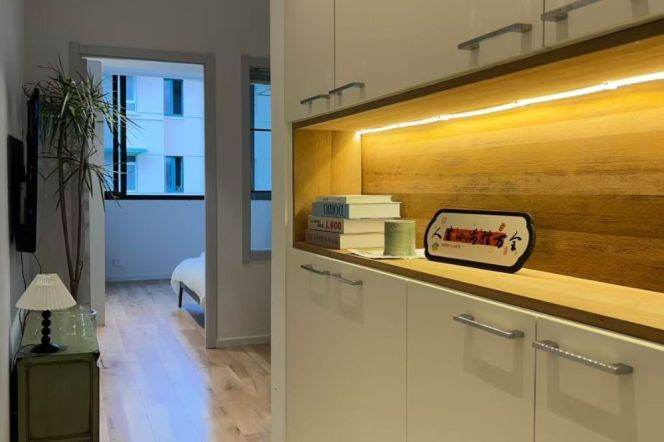 Modern 1br/2living & oven @Jiaotong Univer & Line 10/11