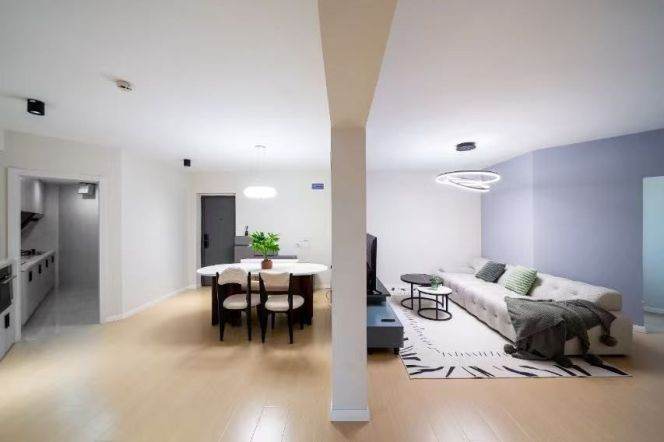 High-rise 4br/2bt Spacious Flat beside Normandy Apts