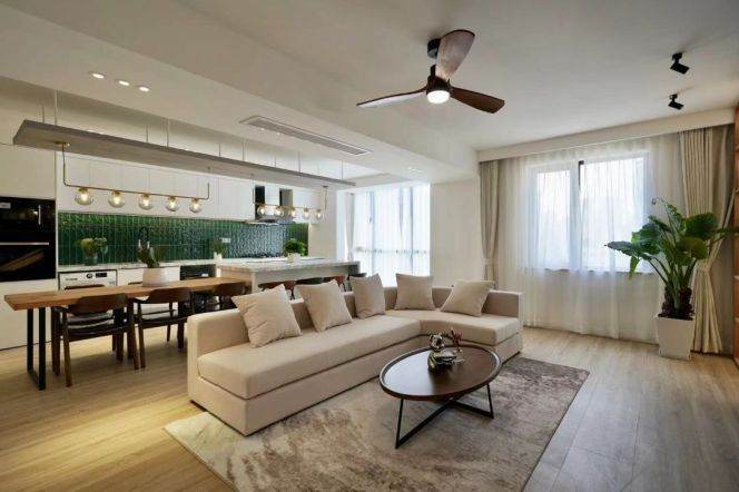 Open kitchen & living room 3br 180sqm with open balcony & walk in closet 