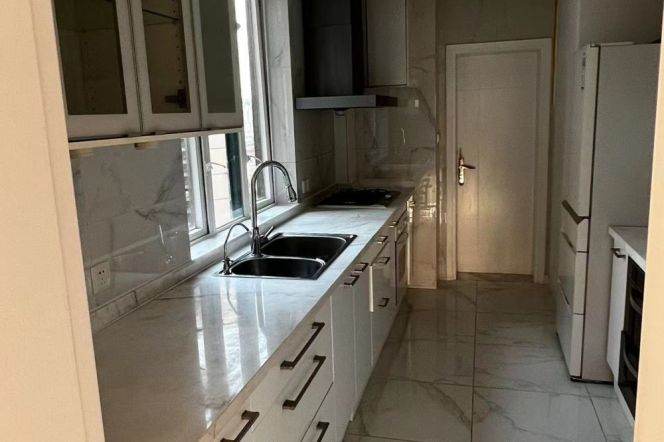 modern 4brs floor heating nice furniture good river view beside Huang pu river IFC line 2,9,14