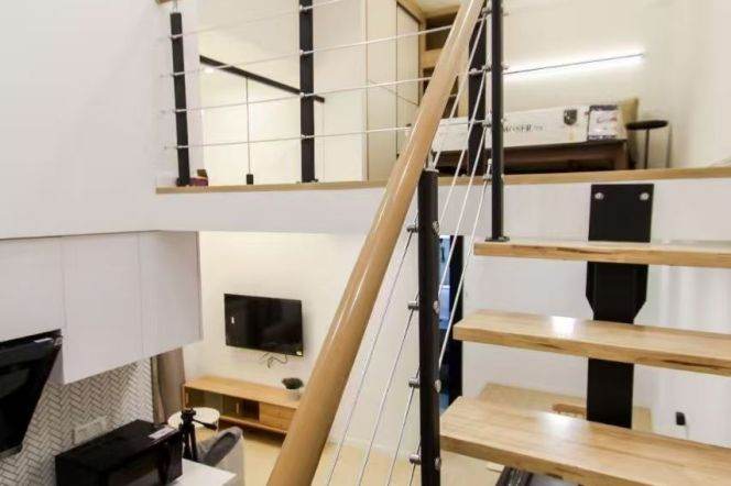 Elevator 1br/1lr @xujiahui  sta 7.2k