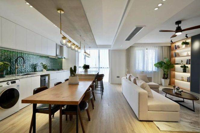 Open kitchen & living room 3br 180sqm with open balcony & walk in closet 