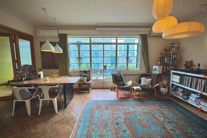 West Nanjing rd 2BR 2BATH with balcony