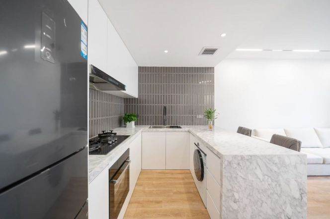 Bright 2Br+Balcony with Floor heating@ L9/12 Jiashan rd station