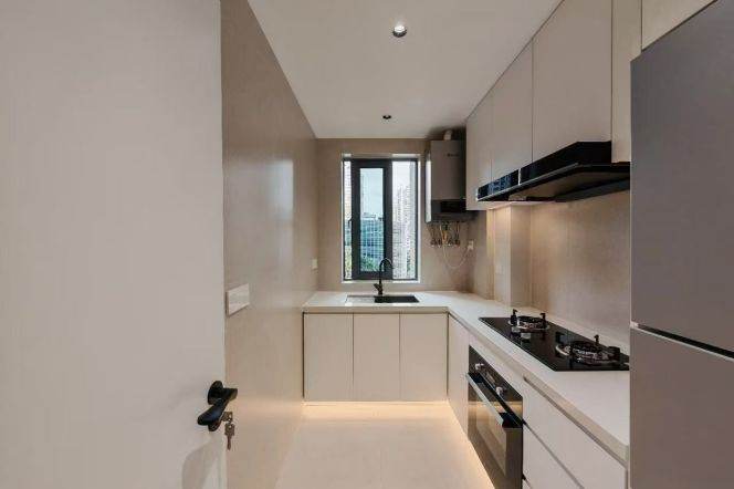 Changping rd elevator 1BR apartment