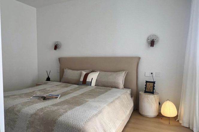 4 Brs, 2 Baths, Floor heating/Central ac/Oven, 190 sqm @ Shanghai west railway station L11