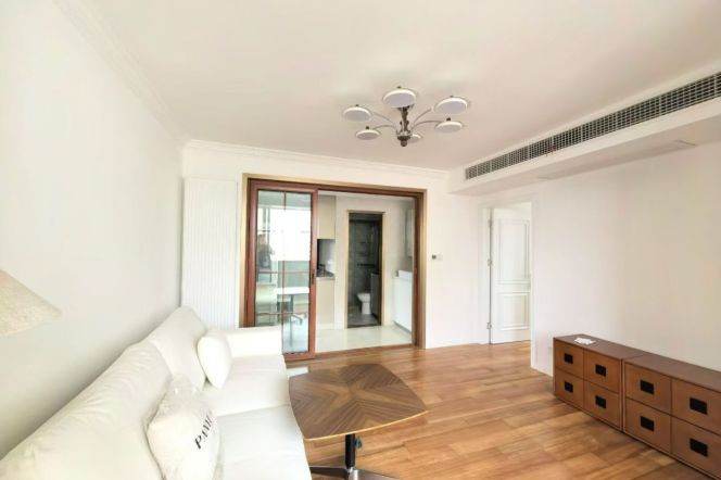 jiaotong university station one bedroom