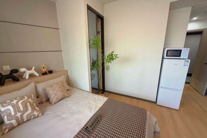 one bus stop to ECNU, close to line 2/3/4, can do short and long-term lease