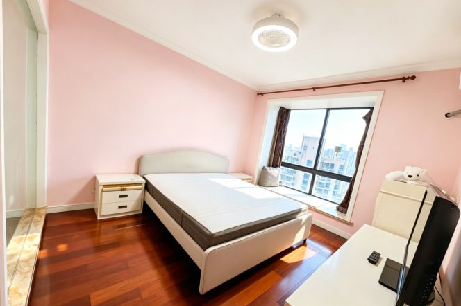 Changping Rd. high rise nice view bright and sunshine plus outside balcony 3br 